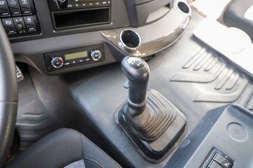 һ����� J6P 480���� 6X4 LNG�������䳵ͼƬ