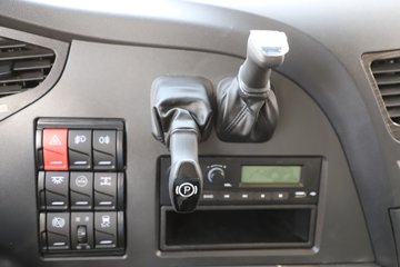 һ����� J6P 480���� 6X4 LNG�������䳵ͼƬ