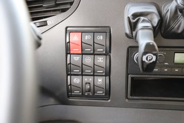 һ����� J6P 480���� 6X4 LNG�������䳵ͼƬ