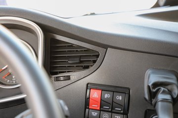 һ����� J6P 480���� 6X4 LNG�������䳵ͼƬ