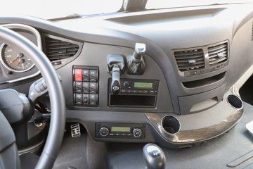 һ����� J6P 480���� 6X4 LNG�������䳵ͼƬ