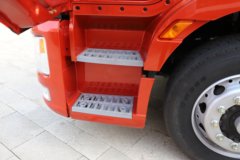 一汽解放 J6P 480马力 6X4 LNG车辆运输车