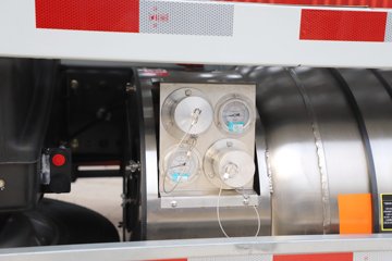 һ����� J6P 480���� 6X4 LNG�������䳵ͼƬ