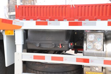 һ����� J6P 480���� 6X4 LNG�������䳵ͼƬ