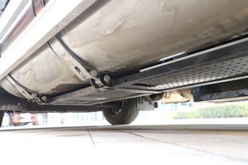 һ����� J6P 480���� 6X4 LNG�������䳵ͼƬ