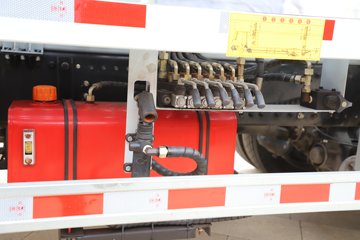 һ����� J6P 480���� 6X4 LNG�������䳵ͼƬ