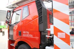 一汽解放 J6P 480马力 6X4 LNG车辆运输车