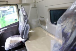 解放JH6&nbsp;电动牵引车驾驶室图片