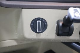 解放JH6&nbsp;电动牵引车驾驶室图片