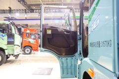 青岛解放 JH6重卡 4X2 纯电动牵引车528.13kWh