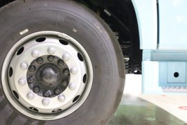 解放JH6&nbsp;电动牵引车底盘图片