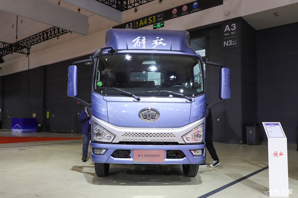 解放虎VH 3L CNG 129马力 4X2 法士特8档 4.16米单排厢式轻卡