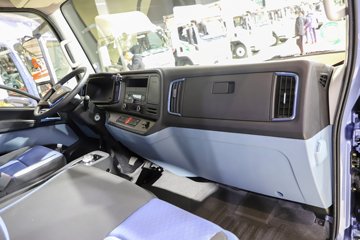 ��� J6F ���ذ� 180���� AMT�Զ���������ʽ�Ῠ(�����)(CA5047XXYP40K42L2E6A86)ͼƬ