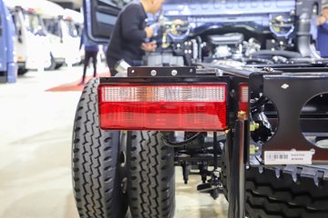 ��� J6F ���ذ� 180���� AMT�Զ���������ʽ�Ῠ(�����)(CA5047XXYP40K42L2E6A86)ͼƬ