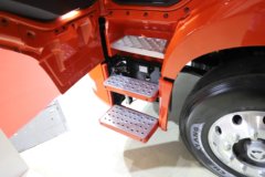 一汽解放 J6E 600马力 4X2 AMT自动档牵引车