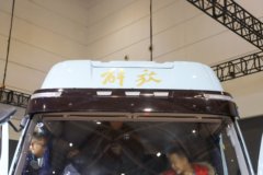 一汽解放 J6G 领航版 360马力 4X2 6.75米AMT自动档仓栅式载货车(新内饰)(CA5181CCYP62K1L4E6)