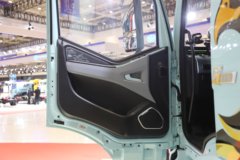 一汽解放 J6G 领航版 360马力 4X2 6.75米AMT自动档仓栅式载货车(新内饰)(CA5181CCYP62K1L4E6)