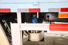 一汽解放 J6G 领航版 360马力 4X2 6.75米AMT自动档仓栅式载货车(新内饰)(CA5181CCYP62K1L4E6)