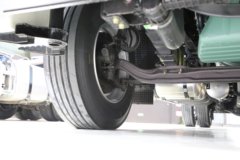 一汽解放 J6G 领航版 360马力 4X2 6.75米AMT自动档仓栅式载货车(新内饰)(CA5181CCYP62K1L4E6)