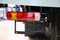 一汽解放 J6G 领航版 360马力 4X2 6.75米AMT自动档仓栅式载货车(新内饰)(CA5181CCYP62K1L4E6)