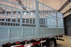 一汽解放 J6G 领航版 360马力 4X2 6.75米AMT自动档仓栅式载货车(新内饰)(CA5181CCYP62K1L4E6)