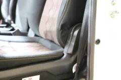 解放 领途中体 4.5T 4.05米单排燃料电池冷藏车30.13kWh