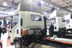 解放 领途中体 4.5T 4.05米单排燃料电池冷藏车30.13kWh