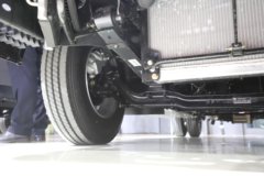解放 领途中体 4.5T 4.05米单排燃料电池冷藏车30.13kWh