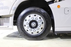 一汽解放 新款J7 创领版 700马力 6X4 AMT自动档牵引车