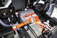 解放 虎6G 4.5T 4.16米单排换电式纯电动厢式轻卡82.43kWh