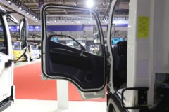 解放 虎6G 4.5T 单排纯电动冷藏车131.98kWh