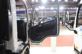 虎6G&nbsp;电动冷藏车驾驶室图片