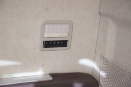 鹰途&nbsp;牵引车驾驶室                                               图片