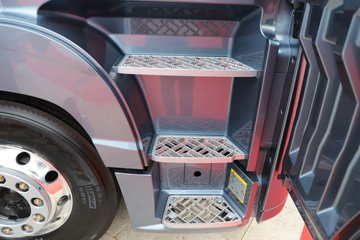 �ൺ��� ��JH6�ؿ� 660���� 6X4 LNG�Զ���ǣ����ͼƬ