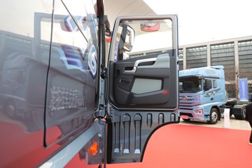 �ൺ��� ��JH6�ؿ� 660���� 6X4 LNG�Զ���ǣ����ͼƬ