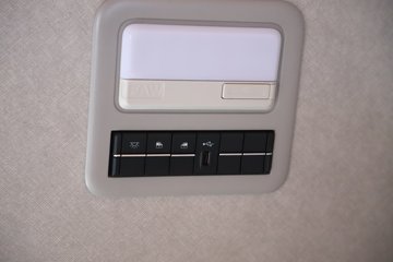 �ൺ��� ��JH6�ؿ� 660���� 6X4 LNG�Զ���ǣ����ͼƬ