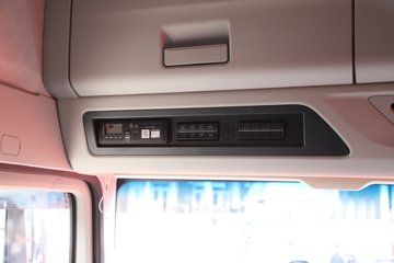 �ൺ��� ��JH6�ؿ� 660���� 6X4 LNG�Զ���ǣ����ͼƬ