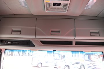 �ൺ��� ��JH6�ؿ� 660���� 6X4 LNG�Զ���ǣ����ͼƬ