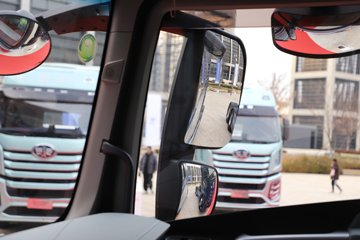 �ൺ��� ��JH6�ؿ� 660���� 6X4 LNG�Զ���ǣ����ͼƬ