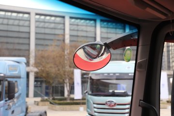 �ൺ��� ��JH6�ؿ� 660���� 6X4 LNG�Զ���ǣ����ͼƬ