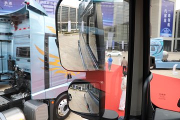 �ൺ��� ��JH6�ؿ� 660���� 6X4 LNG�Զ���ǣ����ͼƬ