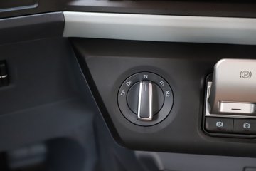 �ൺ��� ��JH6�ؿ� 660���� 6X4 LNG�Զ���ǣ����ͼƬ