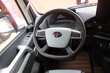 �ൺ��� ��JH6�ؿ� 660���� 6X4 LNG�Զ���ǣ����ͼƬ