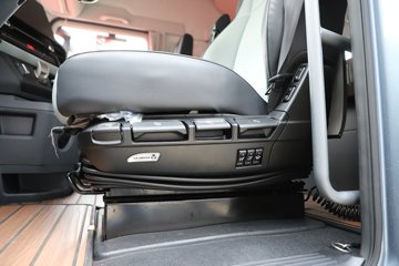 �ൺ��� ��JH6�ؿ� 660���� 6X4 LNG�Զ���ǣ����ͼƬ