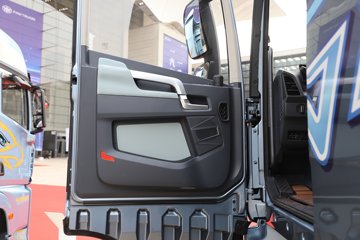 �ൺ��� ��JH6�ؿ� 660���� 6X4 LNG�Զ���ǣ����ͼƬ