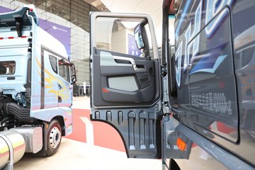 �ൺ��� ��JH6�ؿ� 660���� 6X4 LNG�Զ���ǣ����ͼƬ