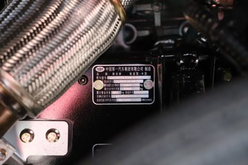 �ൺ��� ��JH6�ؿ� 660���� 6X4 LNG�Զ���ǣ����ͼƬ