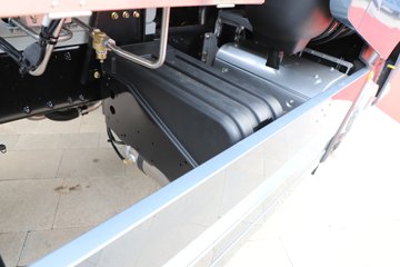 �ൺ��� ��JH6�ؿ� 660���� 6X4 LNG�Զ���ǣ����ͼƬ