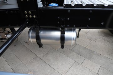 �ൺ��� ��JH6�ؿ� 660���� 6X4 LNG�Զ���ǣ����ͼƬ