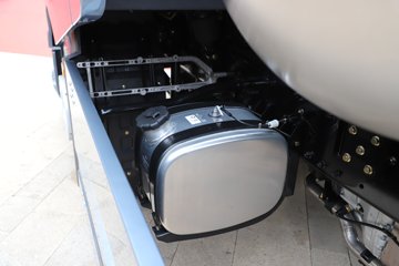 �ൺ��� ��JH6�ؿ� 660���� 6X4 LNG�Զ���ǣ����ͼƬ